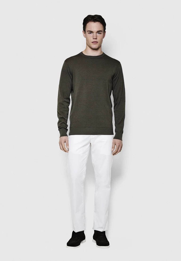 round neck pullover
