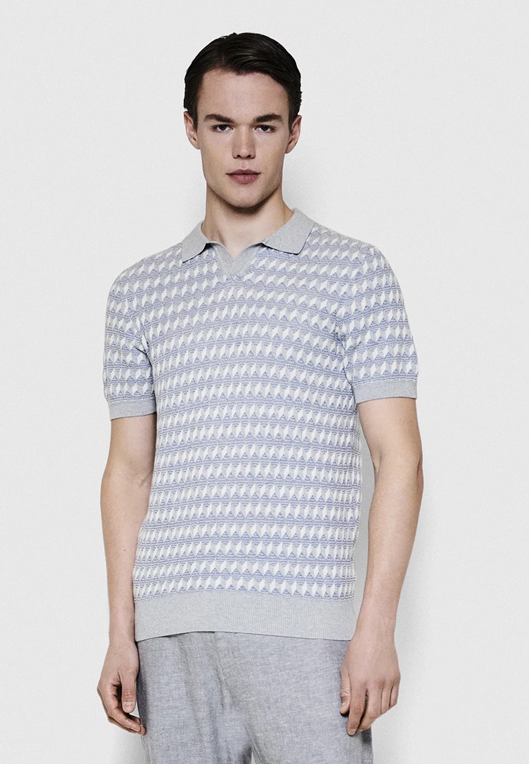 knit v-neck t-shirt